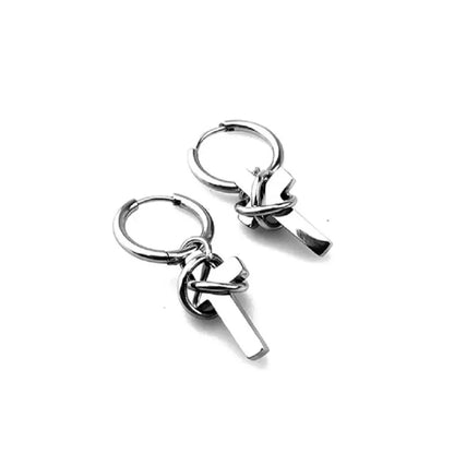 🎁✝️ 50% KORTING! Twee ringen omarmen een strak, tijdloos kruis – en jij hebt geen gaatjes nodig om het te dragen. Deze oorbelclip is het meest vergevingsgezinde sieraad dat je ooit zult vinden. Draag hem, geef hem, min hem.