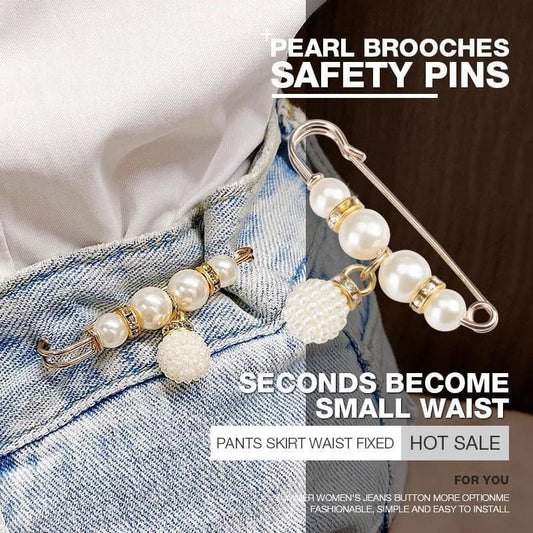 ✨👗 50% KORTING! Stop met het hijsen van je decolleté! Deze parelbroche met strass klemt zich vast als een sieraad, maakt elke outfit af, en voorkomt ongewenste inkijkjes – 6 stijlen, 0 zorgen!