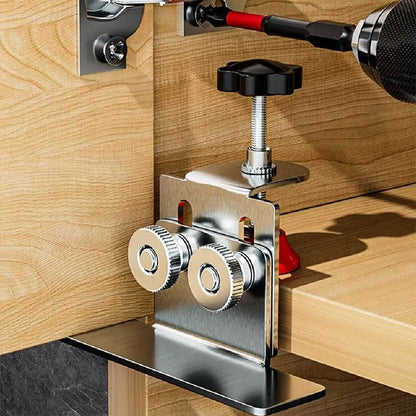 🔧✨ 50% KORTING! Alsof je een onzichtbare timmerman in je hand hebt die elke kastdeur in 1 minuut feilloos uitlijnt en vastklemt! Geen spijkers, geen schade, geen frustratie – alleen een professionele afwerking.