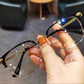 👓✨ 50% KORTING! Zo licht dat je vergeet dat je hem draagt, maar je naald, krant en scherm zijn ineens glashelder. Anti-blauw licht, geen schittering, en het perfecte cadeau voor je ouders.