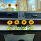 🌻✨ 50% KORTING! Stop met het rijden in een doffe, saaie auto! Deze eeuwig bloeiende zonnebloem fleurt je dashboard op in 1 seconde – het perfecte cadeau voor jezelf of een vriend.