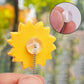 🌻✨ 50% KORTING! Stop met het rijden in een doffe, saaie auto! Deze eeuwig bloeiende zonnebloem fleurt je dashboard op in 1 seconde – het perfecte cadeau voor jezelf of een vriend.