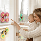 🧸🌀 ALLEEN VANDAAG 50% OFF! Alsof je een magische wervelwind op elk raam plakt die je baby in 1 seconde hypnotiseert! Geen gehuil meer, geen gestress – alleen kleine vingertjes die draaien en jij die eindelijk koffie drinkt.