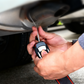 🧲🚫 50% KORTING! Je auto is geen stofmagneet meer! Deze aardingsband ontlaadt de statische lading, waardoor stof en zand zich niet meer aan je lak vastklampen – én je krijgt geen optater bij het uitstappen!