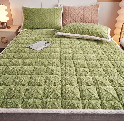 Mattress and pillowcases