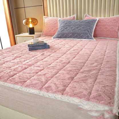 🛏️🔥 50% KORTING! Nooit meer koude nachten of verschoven dekbedden! Deze jacquard warme matras & kussenslopen met 3D quilting en antislip houden je warm en op hun plek – heerlijk zacht!