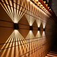 💡 Waarom zou je nog betalen voor buitenverlichting? Deze solar wall light laadt overdag op en verlicht je pad de hele nacht – zonder draden, zonder gedoe.