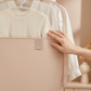 📦👚 50% KORTING! Nooit meer stoffige of vochtige kleding! Deze extra grote opbergtas met ijzeren wanden beschermt al je seizoenskleding tegen stof, vocht en beestjes – past makkelijk onder bed of in kast.