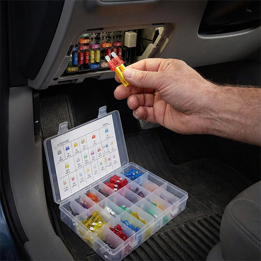 🔌🔥 50% KORTING! 300-Delige Autozekeringen Set – micro, mini & standaard in één koffer. Geen gekraak meer in het dashboard, geen donkere auto langs de snelweg. Eén keer openslaan, en je hebt altijd de juiste zekering te pakken.