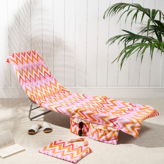 🏖️👜 50% KORTING! Alsof je handdoek een rugzak wordt die nooit wegwaait! Deze 2-in-1 strandstoelcover vouwt tot een tas, heeft zijvakken, en blijft de hele dag zitten.