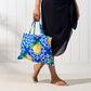 🏖️👜 50% KORTING! Alsof je handdoek een rugzak wordt die nooit wegwaait! Deze 2-in-1 strandstoelcover vouwt tot een tas, heeft zijvakken, en blijft de hele dag zitten.