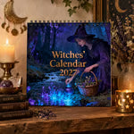 🔮✨ 50% KORTING! Betover je jaar met de Heksenkalender 2027 – 12 maanden vol mystieke bosmagie, maanlicht en hekserij. Perfect voor liefhebbers van magie én als cadeau!