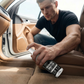 💥🛋️ Van vies tapijt naar als nieuw – deze krachtige dieptereiniger met microschuim pakt vastgezet vuil aan in tapijt, bank én auto-interieur. Eén spray, overal resultaat!