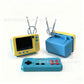 🎮 Game én stijlvolle decoratie: deze mini retro console fleurt je bureau op--✅ GV300S retro game console – wireless controller, TV-aansluiting, 300+ klassieke spellen