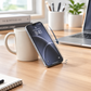 📱💥 Nooit meer je telefoon vasthouden tijdens video's of calls! Deze opvouwbare aluminium standaard zet je toestel stevig neer – waar je ook bent.